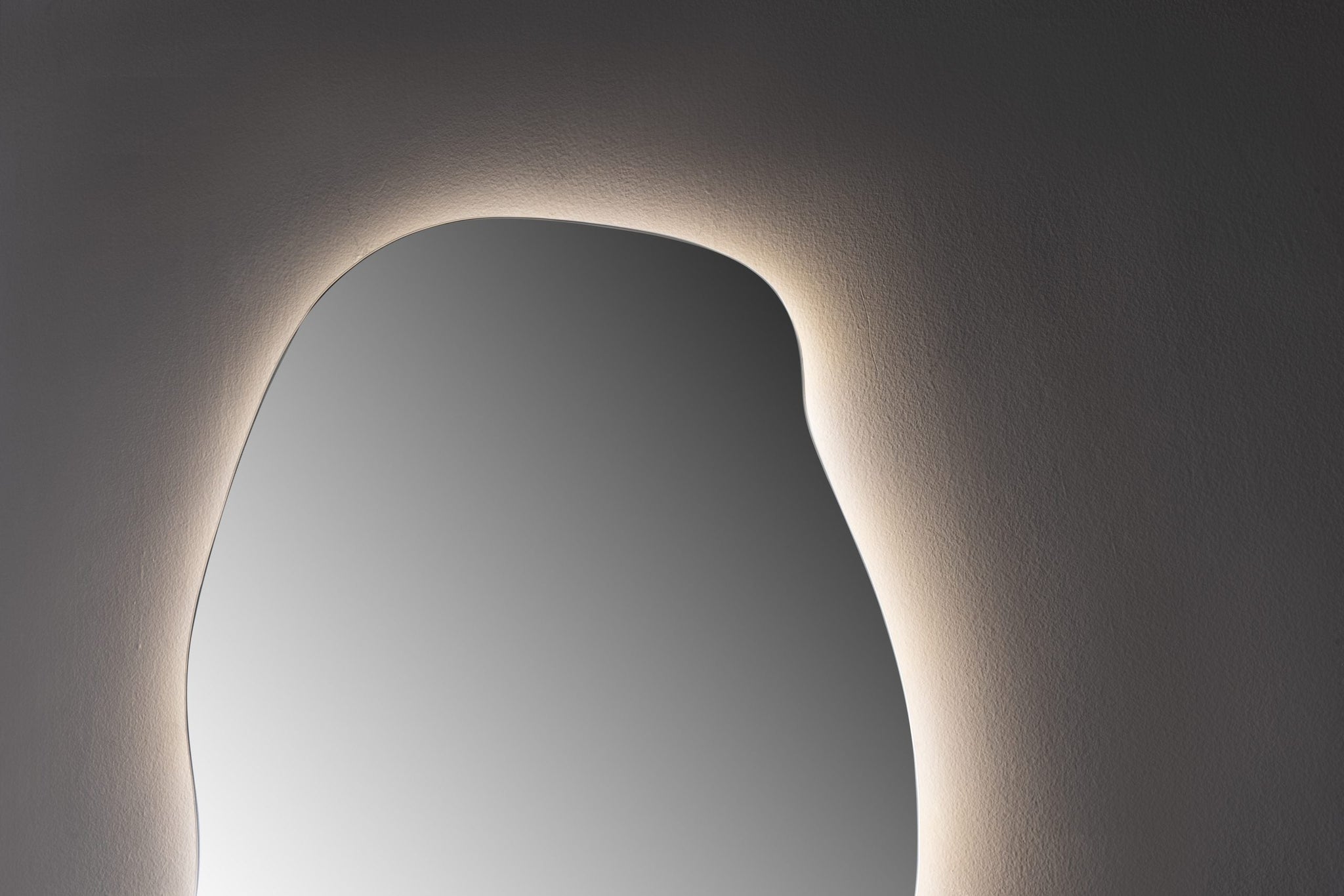 Oglinda LED Asimetrica Premium 60×90 cm, Touch, 3 Tipuri Lumina – Calda, Rece, Naturala