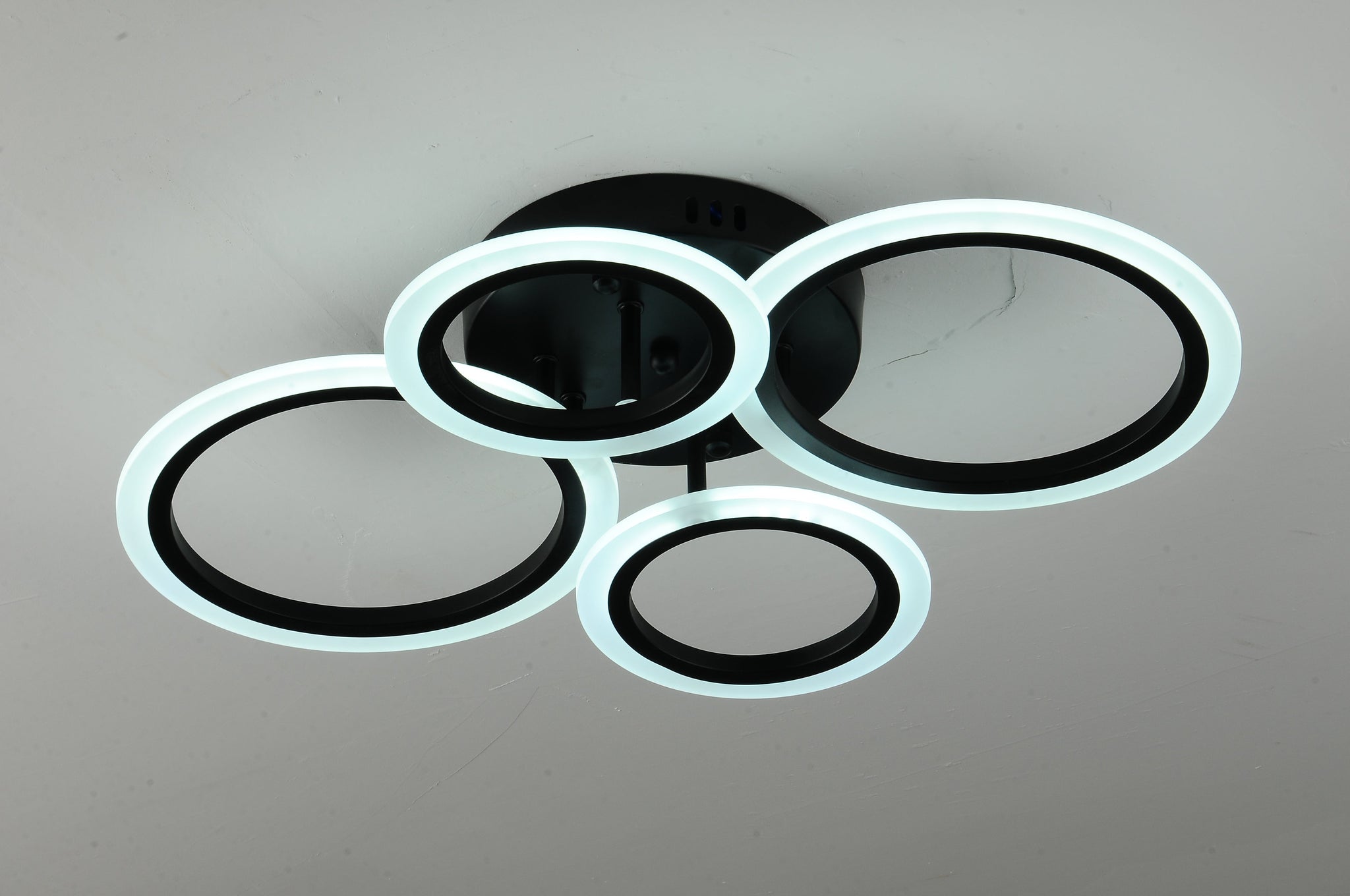 Lustra LED RFAN, Model K001/2+2, cu Telecomanda, 3 Tipuri de Lumina, Intensitate Reglabila, 76W, Negru