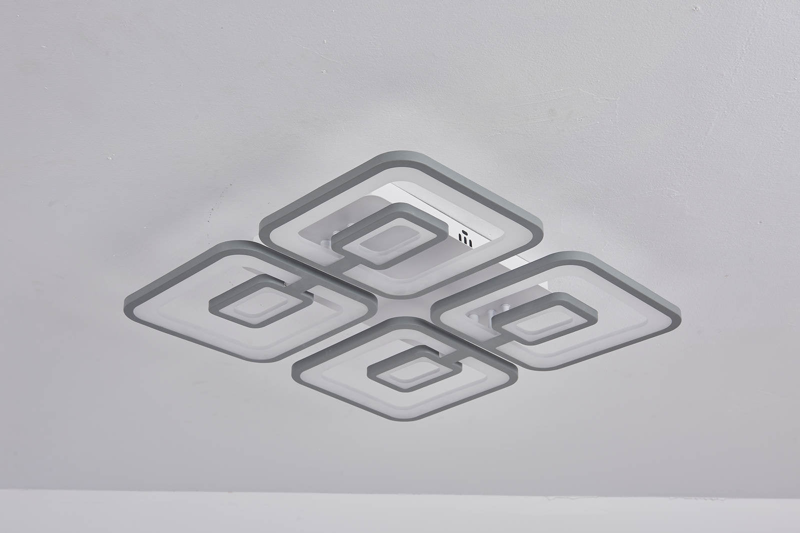 Lustra LED RFAN, Model M025-4, Cu Telecomanda, 3 Tipuri De Lumina, Intensitate Reglabila, 200W, Gri