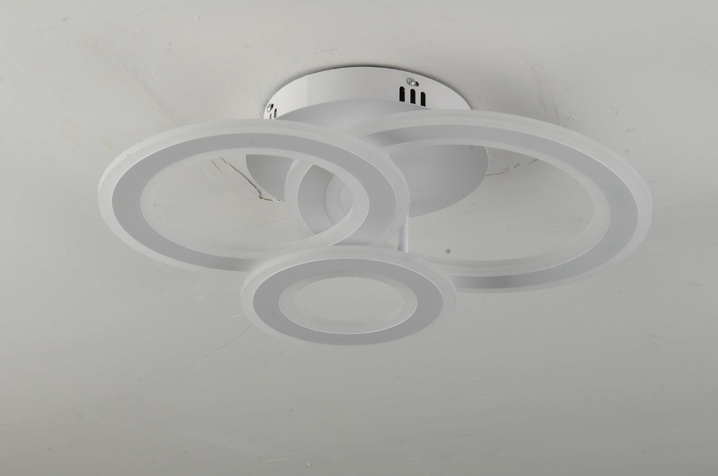 Lustra LED RFAN, Model M978-3C, cu Telecomanda, 3 Tipuri de Lumina, Intensitate Reglabila, 178W, Alb