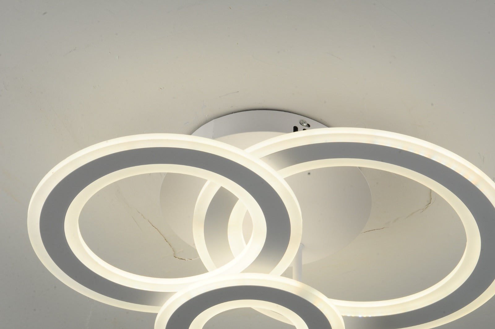 Lustra LED RFAN, Model M978-3C, cu Telecomanda, 3 Tipuri de Lumina, Intensitate Reglabila, 178W, Alb