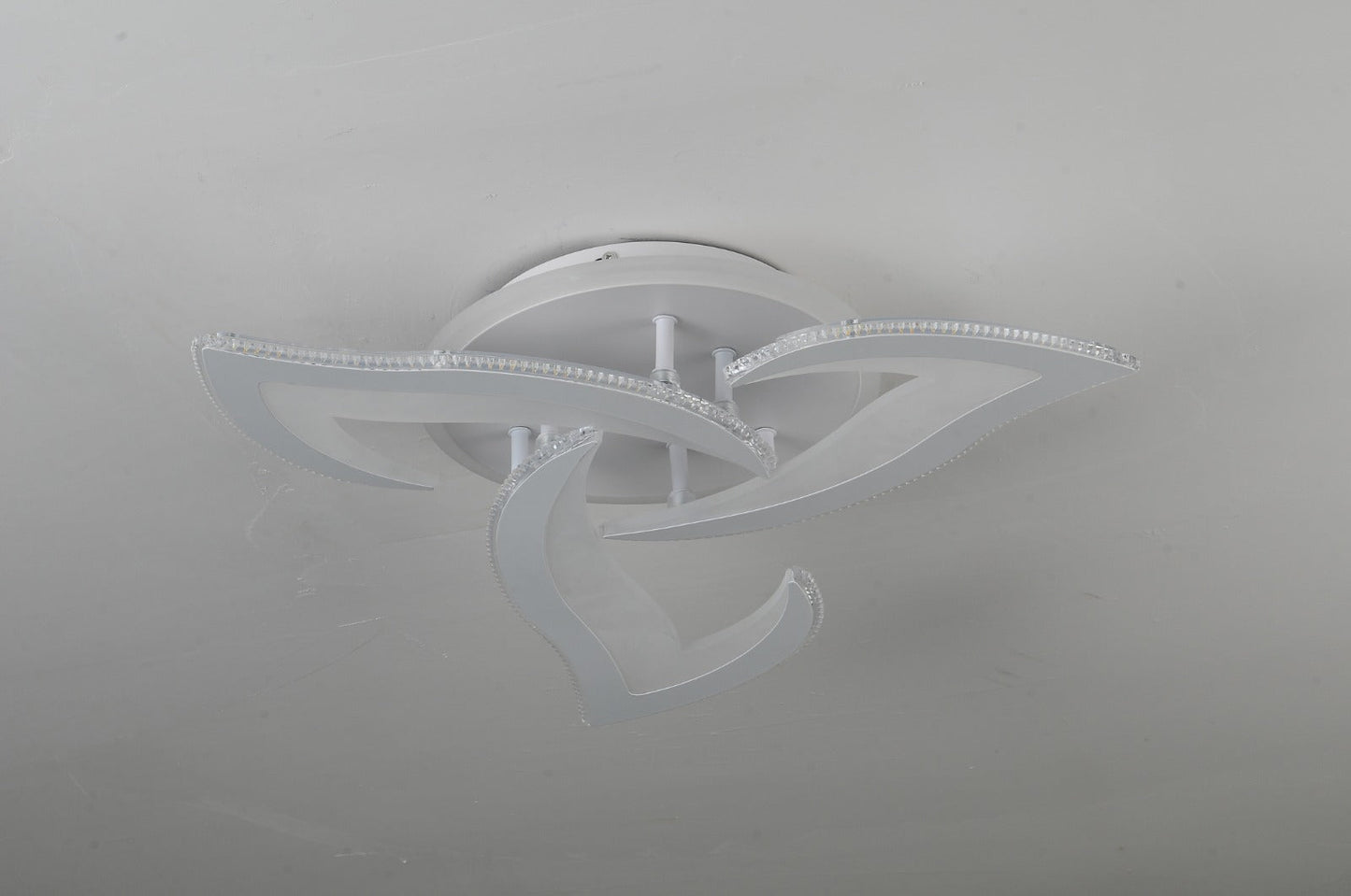 Lustra LED RFAN, Model M396-3RGB, cu Telecomanda, 3 Tipuri de Lumina plus Lumina RGB, Intensitate Reglabila, 130W, Alb