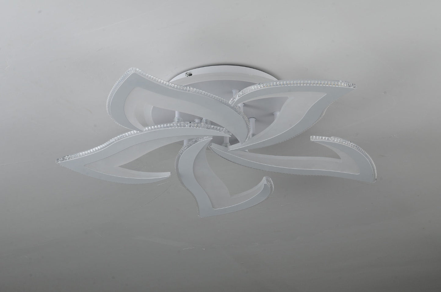Lustra LED RFAN, Model M396-5RGB, cu Telecomanda, 3 Tipuri de Lumina plus Lumina RGB, Intensitate Reglabila, 146W, Alb