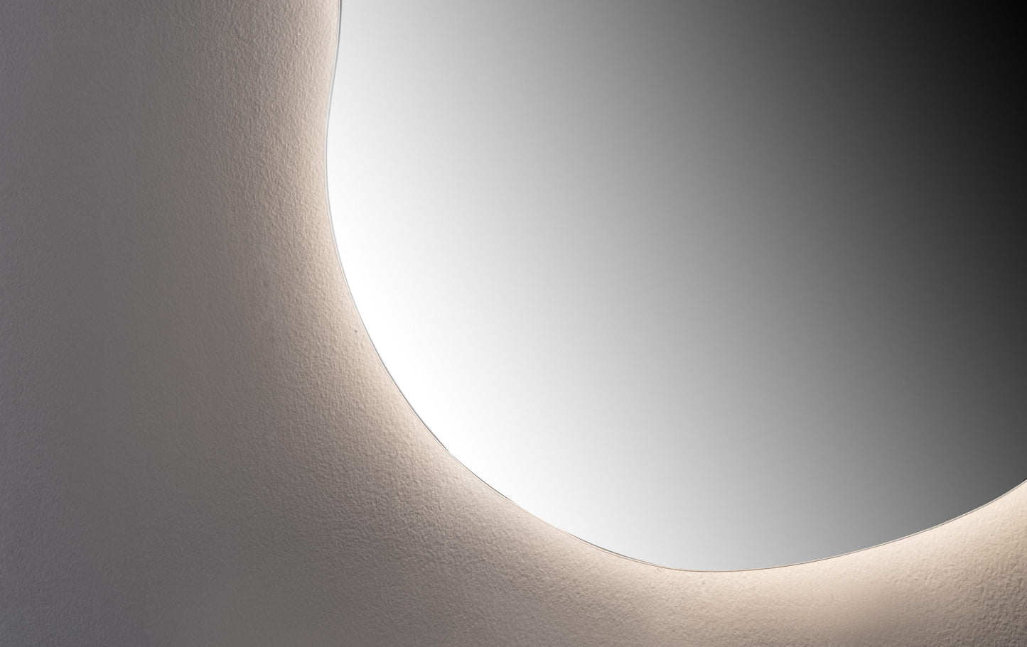 Oglinda LED Asimetrica Premium 65×100 cm, Touch, 3 Tipuri Lumina – Calda, Rece, Naturala
