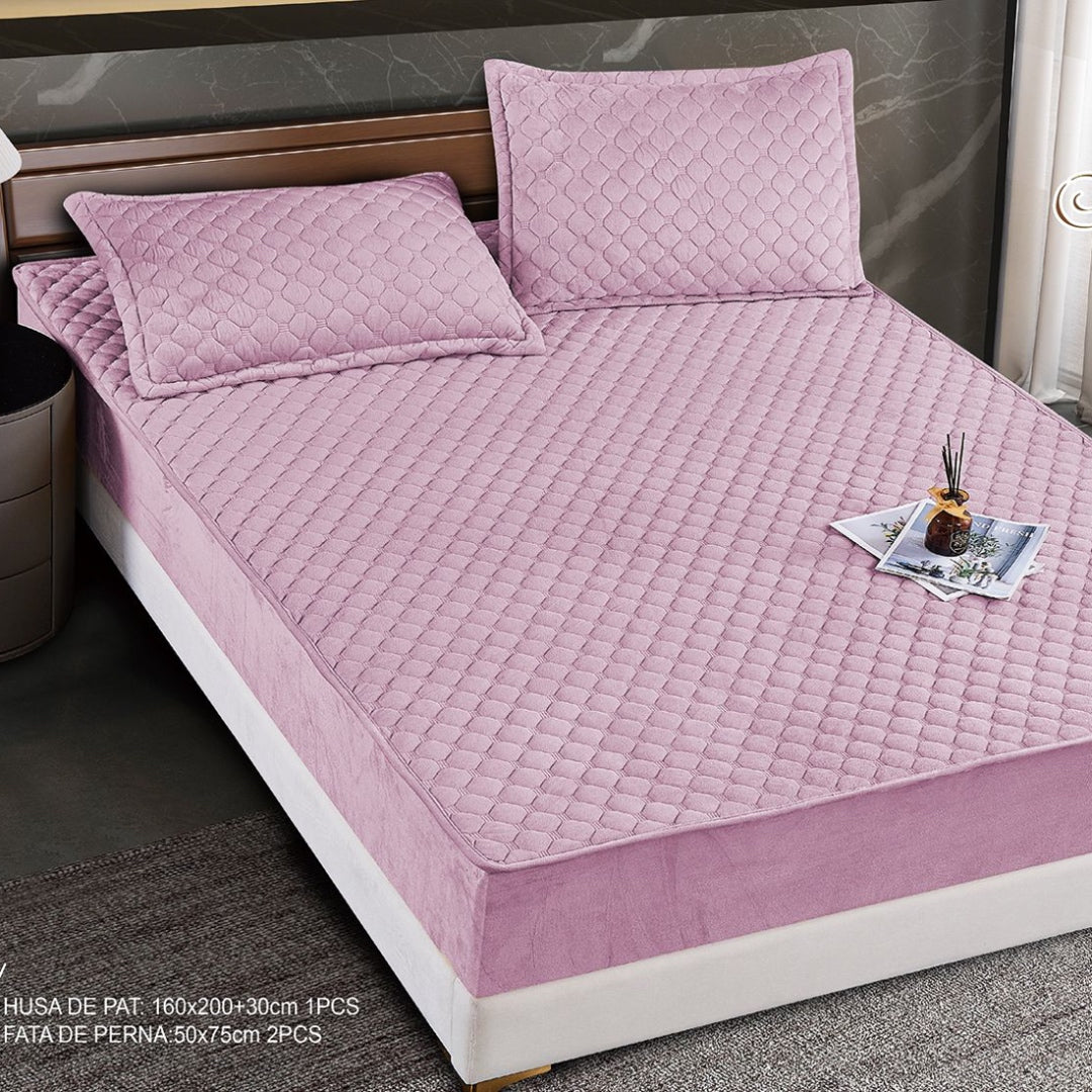 Husa Saltea cu Elastic 160x200cm tip Topper si 2 fete de perna, Roz inchis
